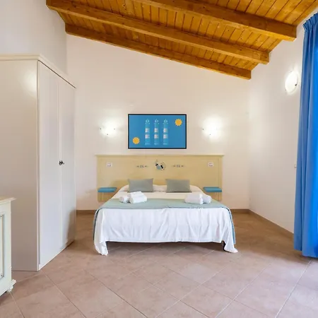 Baia Delle Mimose Apartment *