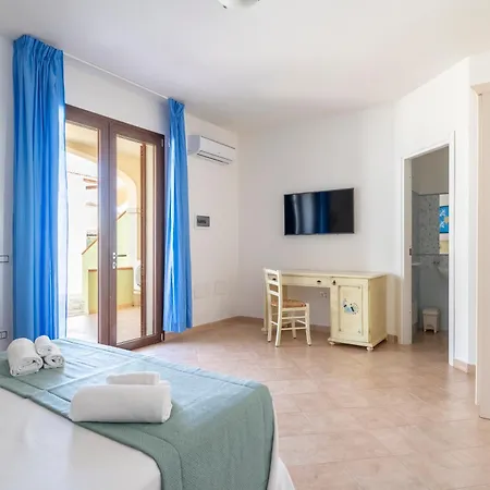 Baia Delle Mimose Apartment *