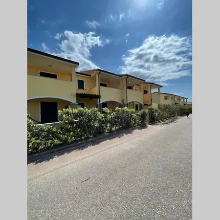 Baia Delle Mimose Apartment Badesi